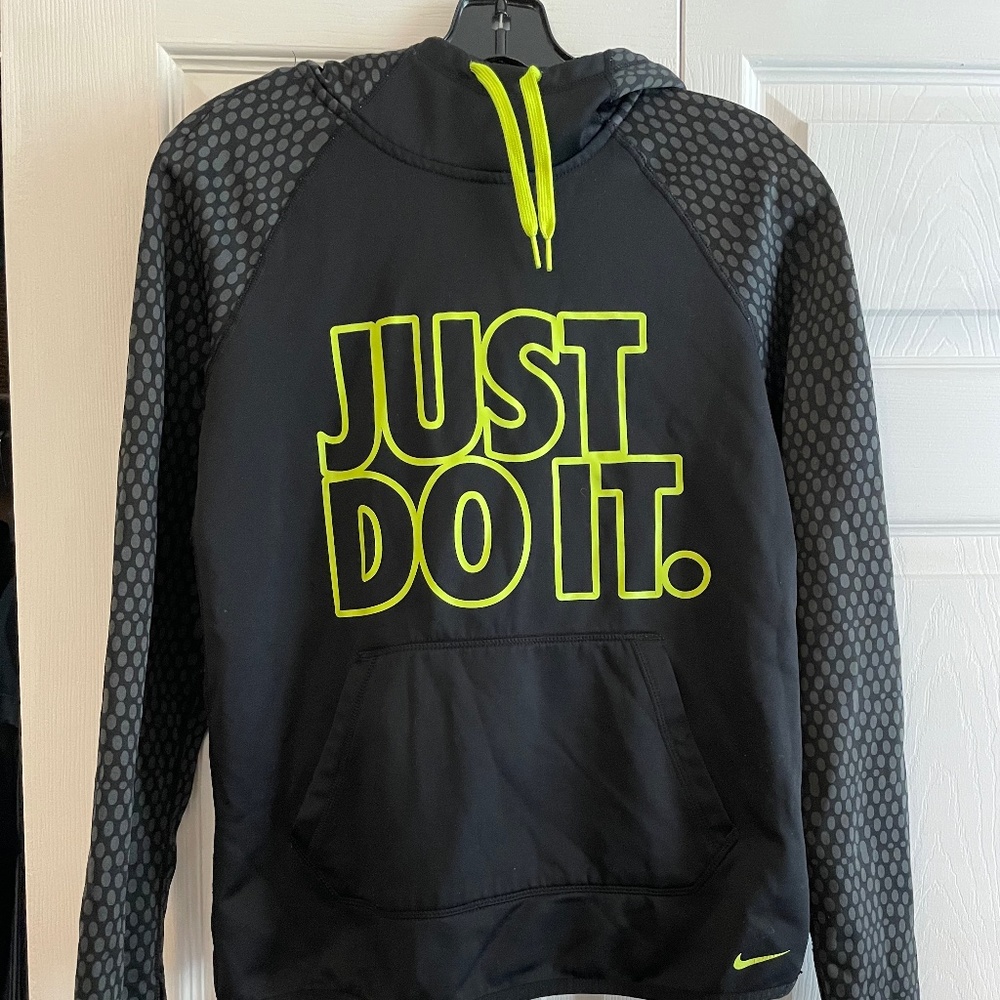 Nike Therma Fit Women’s Just Do It Black/Green Hoodie/Pullover Size XS